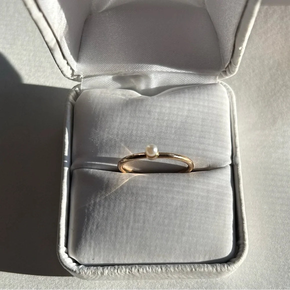 3/$20 Gold Tone Small Pearl Thin Elegant Patterned Circle Ring Size 6/7 - Picture 1 of 5